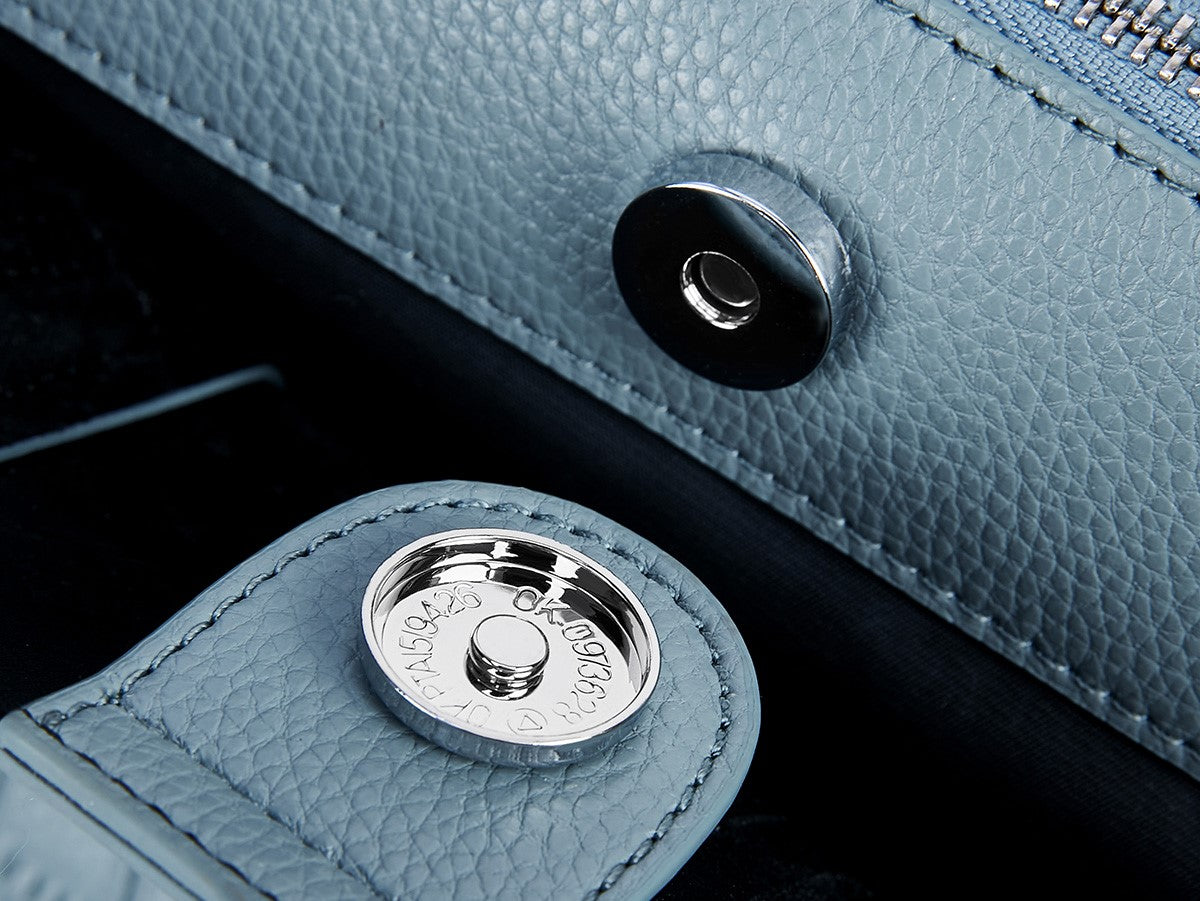 Kingsbury Textured Leather Bag - LuxeVine London